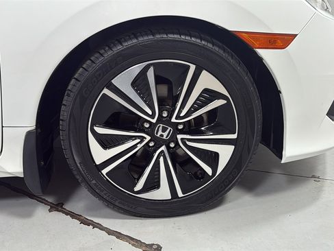 Used 2018 Honda Civic EX-L image 21