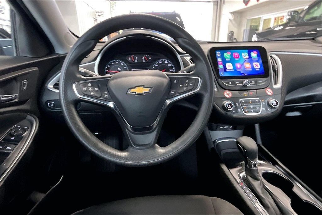 Used 2024 Chevrolet Malibu LT FWD image 5