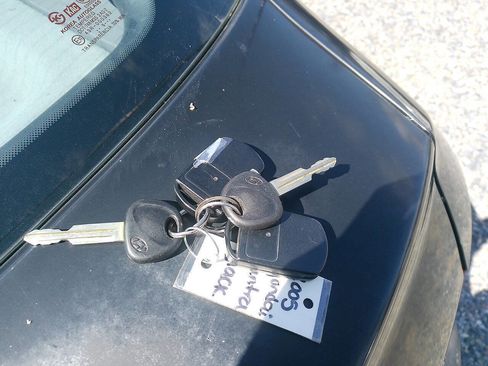 Used 2005 Hyundai Elantra GT image 28