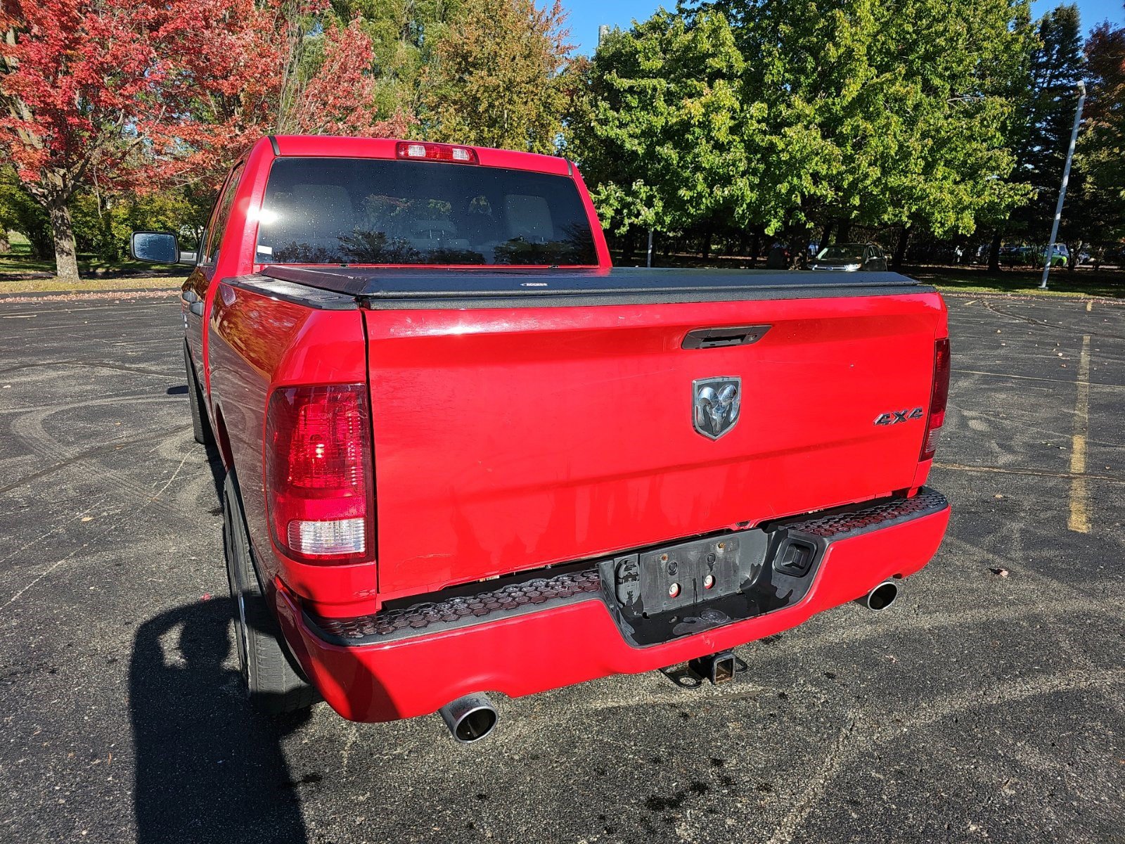 Used 2017 RAM 1500 Express w/ Express Value Package AWD/4WD image 3