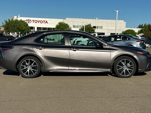 Certified 2024 Toyota Camry SE FWD image 3