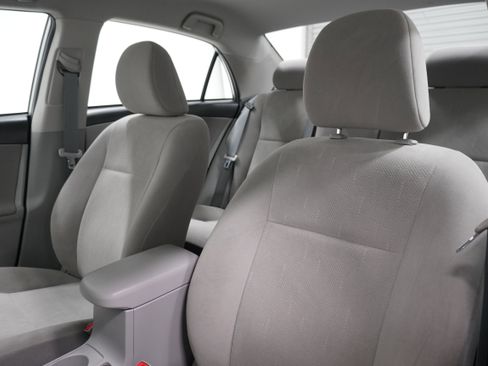 Used 2013 Toyota Corolla L image 10