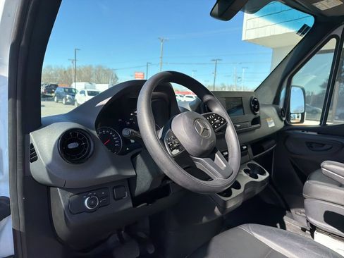 Used 2024 Mercedes-Benz Sprinter 2500 w/ Acoustic Package image 3