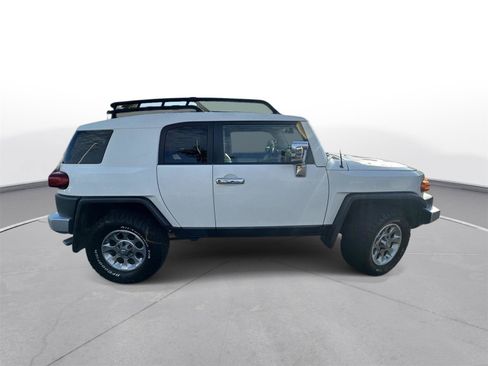 Used 2012 Toyota FJ Cruiser 4WD w/ Upgrade Pkg image 5