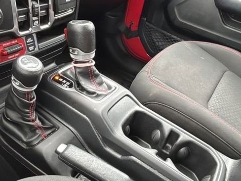 Used 2020 Jeep Gladiator Rubicon image 13