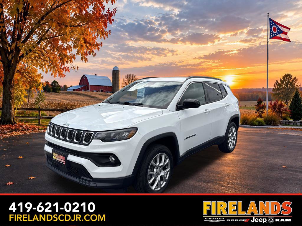 Used 2023 Jeep Compass Latitude w/ Sun and Sound Group AWD/4WD image 1