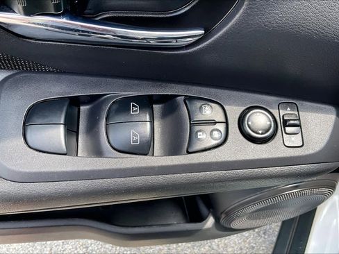 Used 2023 Nissan Kicks SV FWD image 31