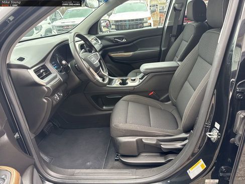 Used 2023 GMC Acadia SLE FWD image 14