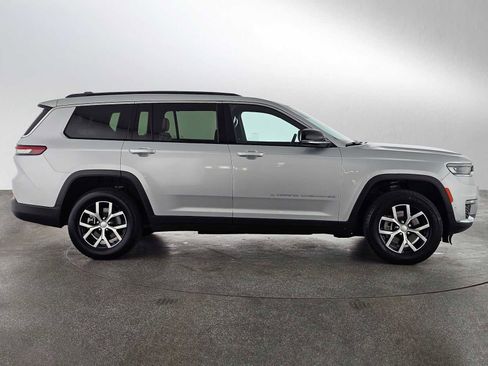 Used 2024 Jeep Grand Cherokee L Limited w/ Luxury Tech Group II AWD/4WD image 2