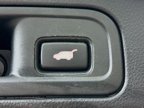 Used 2016 Honda Pilot Elite image 32