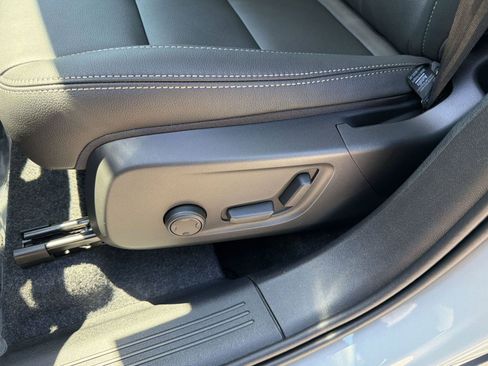 New 2026 Volvo XC40 B5 Core w/ Climate Package AWD/4WD image 13