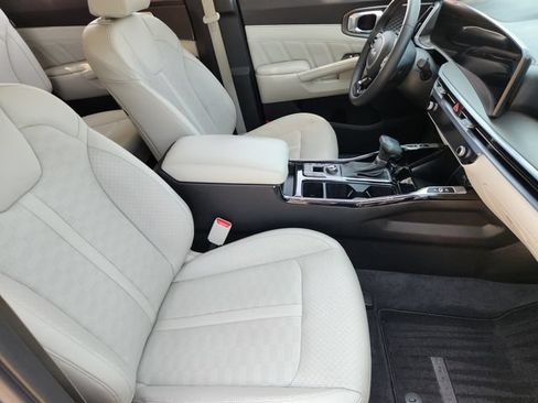 Used 2024 Kia Sorento SX FWD image 14