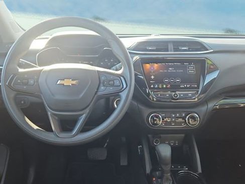 Used 2023 Chevrolet TrailBlazer LT w/ Convenience Package image 9