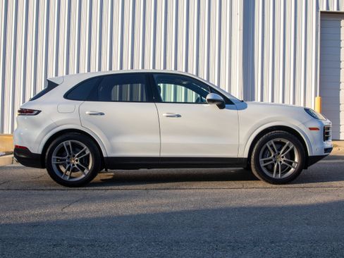 Certified 2024 Porsche Cayenne image 8
