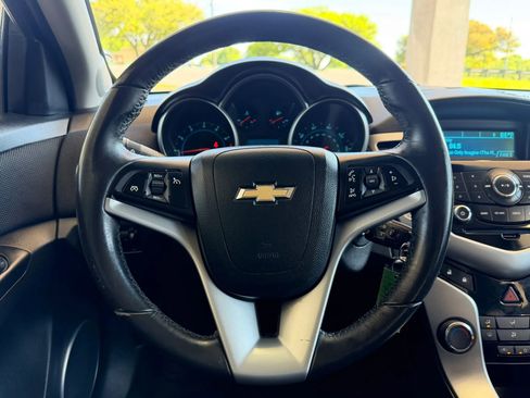 Used 2011 Chevrolet Cruze LT image 10