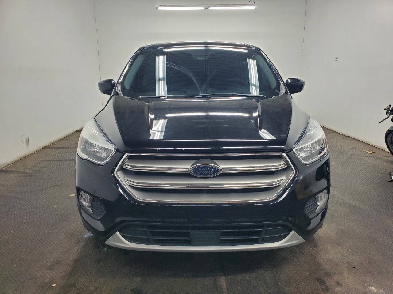 Used 2019 Ford Escape SE AWD/4WD image 2