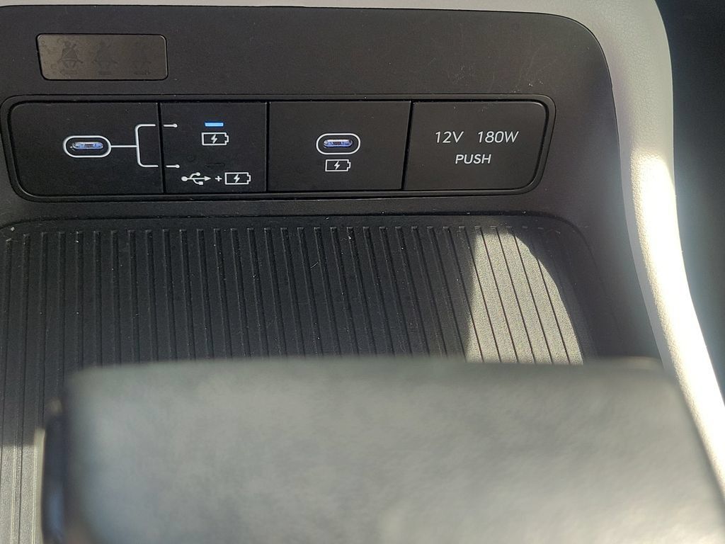 Used 2025 Hyundai Kona SEL FWD image 20