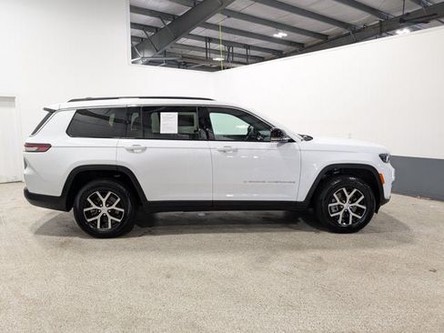 Used 2025 Jeep Grand Cherokee L Limited w/ Trailer Tow Package AWD/4WD image 2