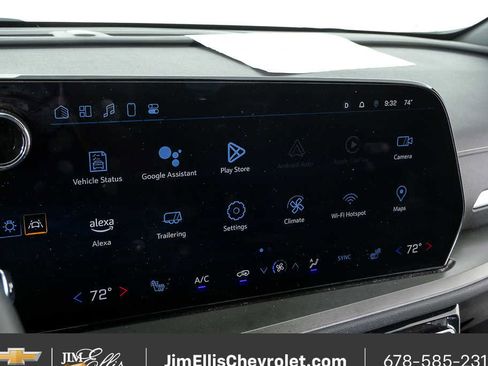 Certified 2025 Chevrolet Traverse LT FWD image 13