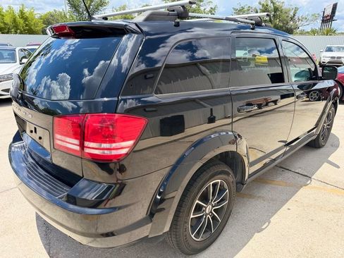 Used 2018 Dodge Journey SE w/ Blacktop Package FWD image 5