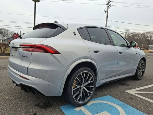 Used 2023 Maserati Grecale Modena image 4