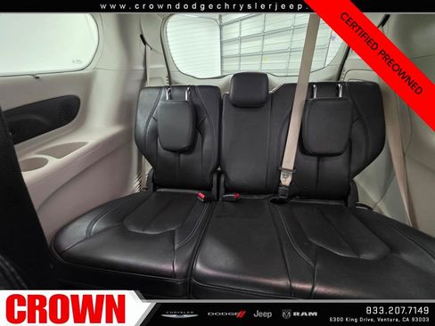 Certified 2021 Chrysler Pacifica Touring-L image 17