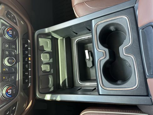 Used 2015 Chevrolet Silverado 2500 High Country w/ Duramax Plus Package AWD/4WD image 23