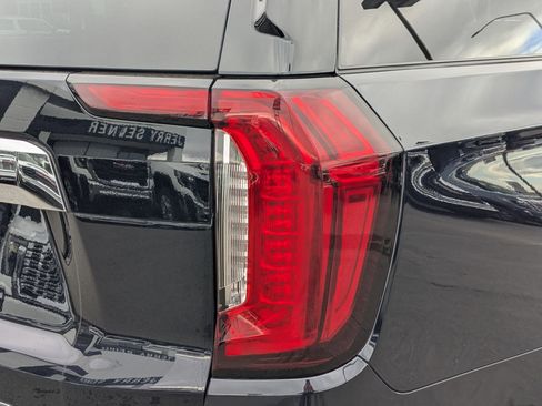 Certified 2022 GMC Yukon XL SLT w/ SLT Premium Package image 12