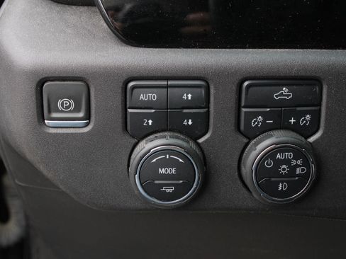 Used 2023 Chevrolet Silverado 1500 LT Trail Boss w/ Protection Package AWD/4WD image 8