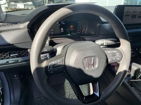 Used 2023 Honda Accord EX image 8