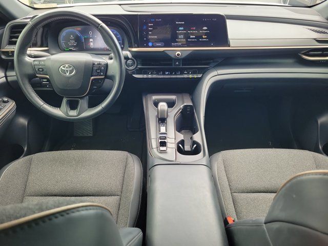 Used 2023 Toyota Crown AWD/4WD image 14