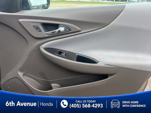 Used 2025 Chevrolet Malibu LT FWD image 24