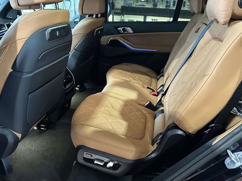 New 2026 BMW X7 xDrive40i w/ M Sport Package AWD/4WD image 8