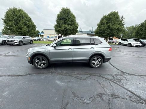 Used 2020 Volkswagen Tiguan SEL AWD/4WD image 4