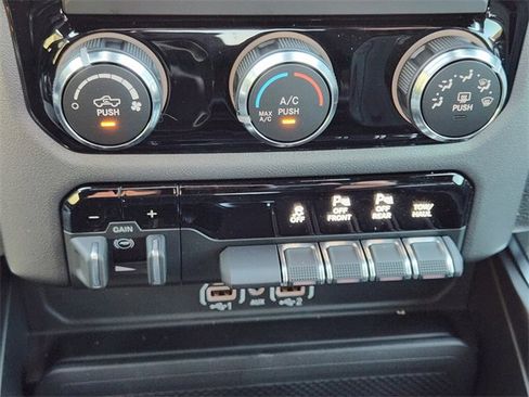 New 2026 RAM 1500 4x4 Crew Cab image 14