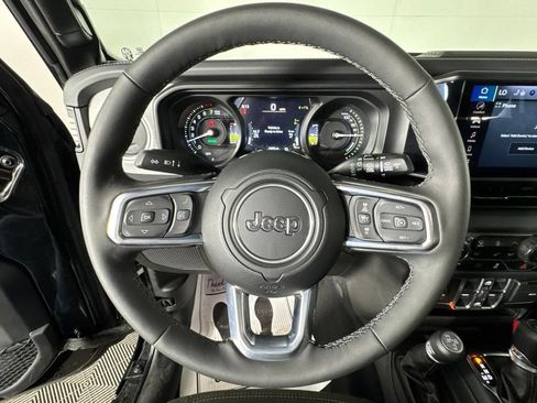 Certified 2025 Jeep Wrangler Unlimited Sahara w/ Safety Group AWD/4WD image 20