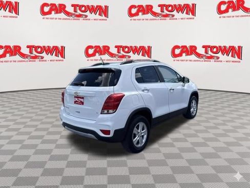 Used 2019 Chevrolet Trax LT w/ LT Convenience Package AWD/4WD image 3