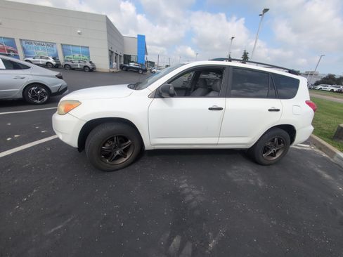 Used 2007 Toyota RAV4 4WD image 8