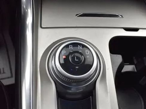 Used 2022 Ford Explorer Limited AWD/4WD image 35