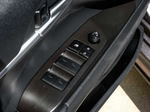 Used 2023 Toyota Camry SE w/ Convenience Package image 40