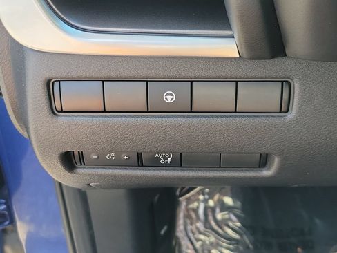 Used 2023 Nissan Rogue SV FWD image 30