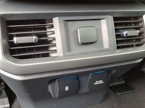 Used 2024 Ford F150 Lariat AWD/4WD image 18