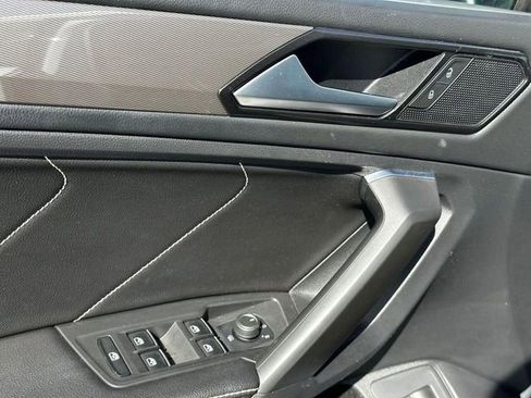 Used 2022 Volkswagen Tiguan SE image 14