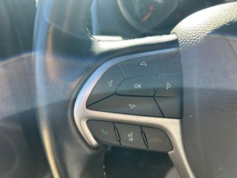 Used 2021 Jeep Grand Cherokee Laredo X image 13