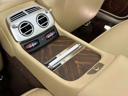Certified 2017 Rolls-Royce Dawn RWD image 24