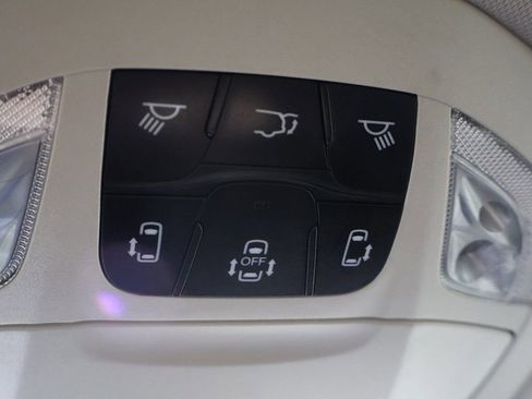 Used 2024 Chrysler Pacifica Touring-L image 47