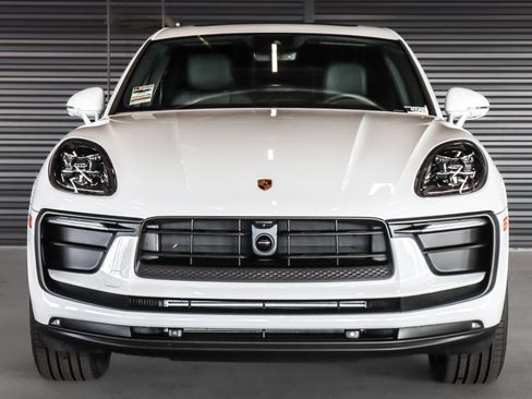 New 2026 Porsche Macan image 8