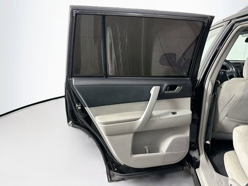 Used 2013 Toyota Highlander Plus image 24