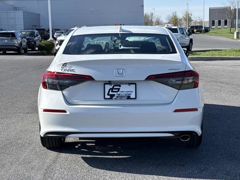 Used 2023 Honda Civic Sport image 25