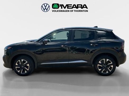 Used 2025 Nissan Kicks SV AWD/4WD image 2